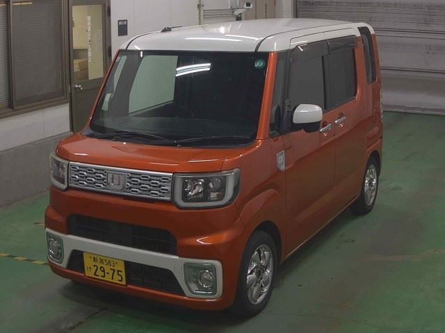 DAIHATSU WAKE