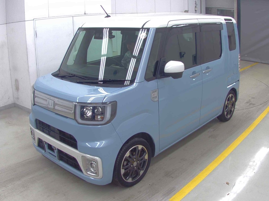 DAIHATSU WAKE