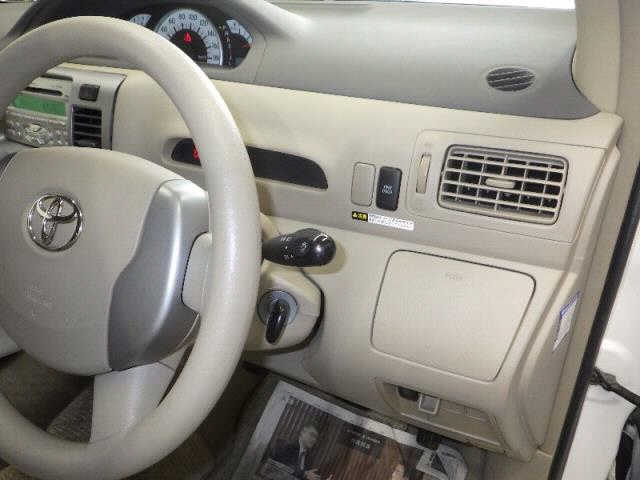 TOYOTA RAUM