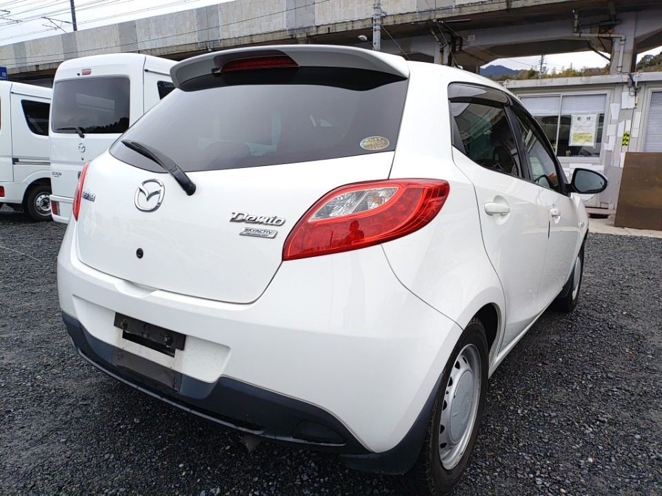 MAZDA DEMIO