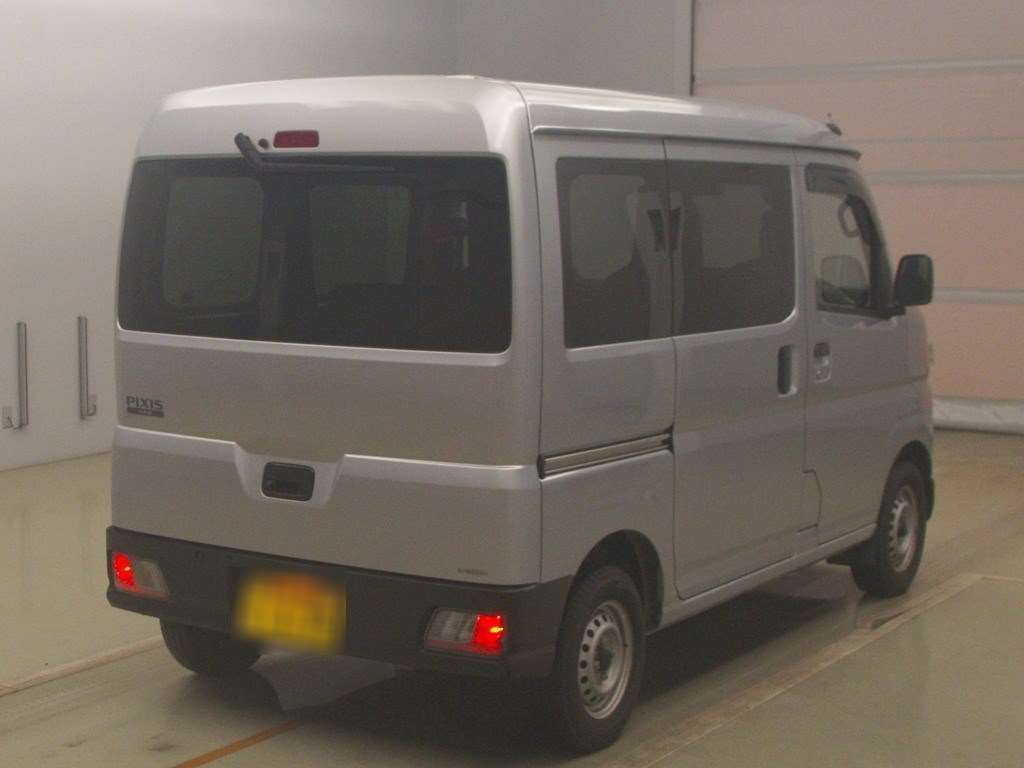 TOYOTA PIXIS VAN