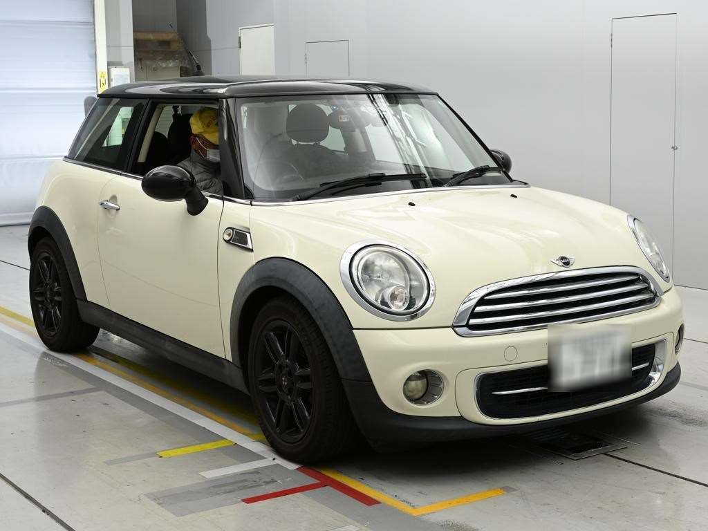MINI HATCH