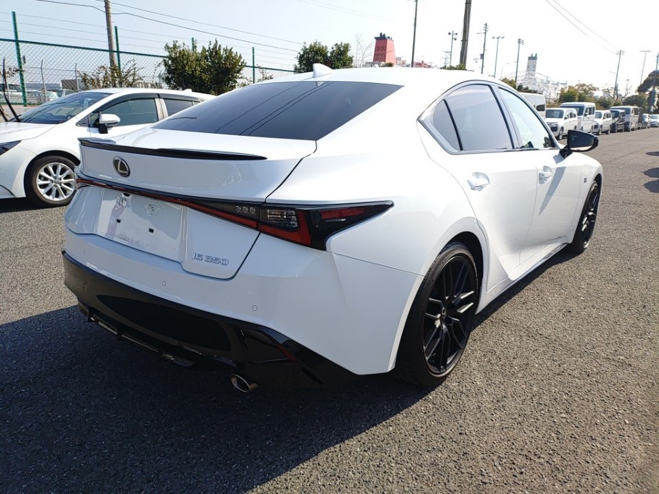 LEXUS IS350