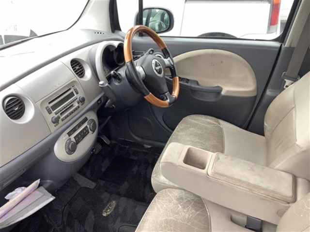 DAIHATSU MOVE LATTE
