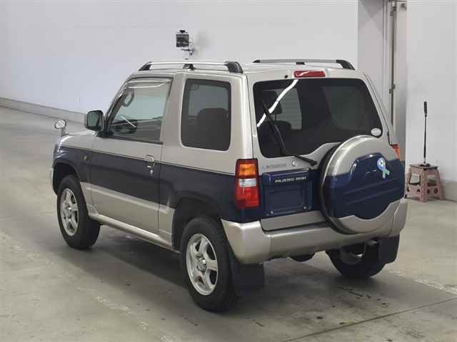 MITSUBISHI PAJERO MINI