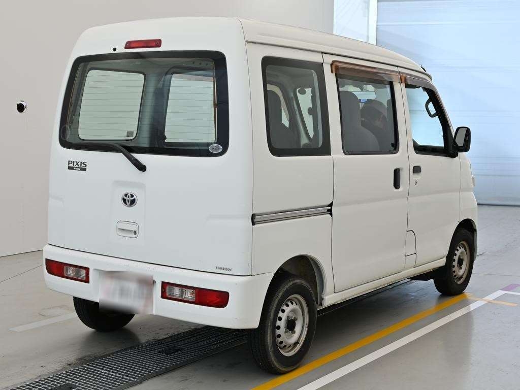 TOYOTA PIXIS VAN