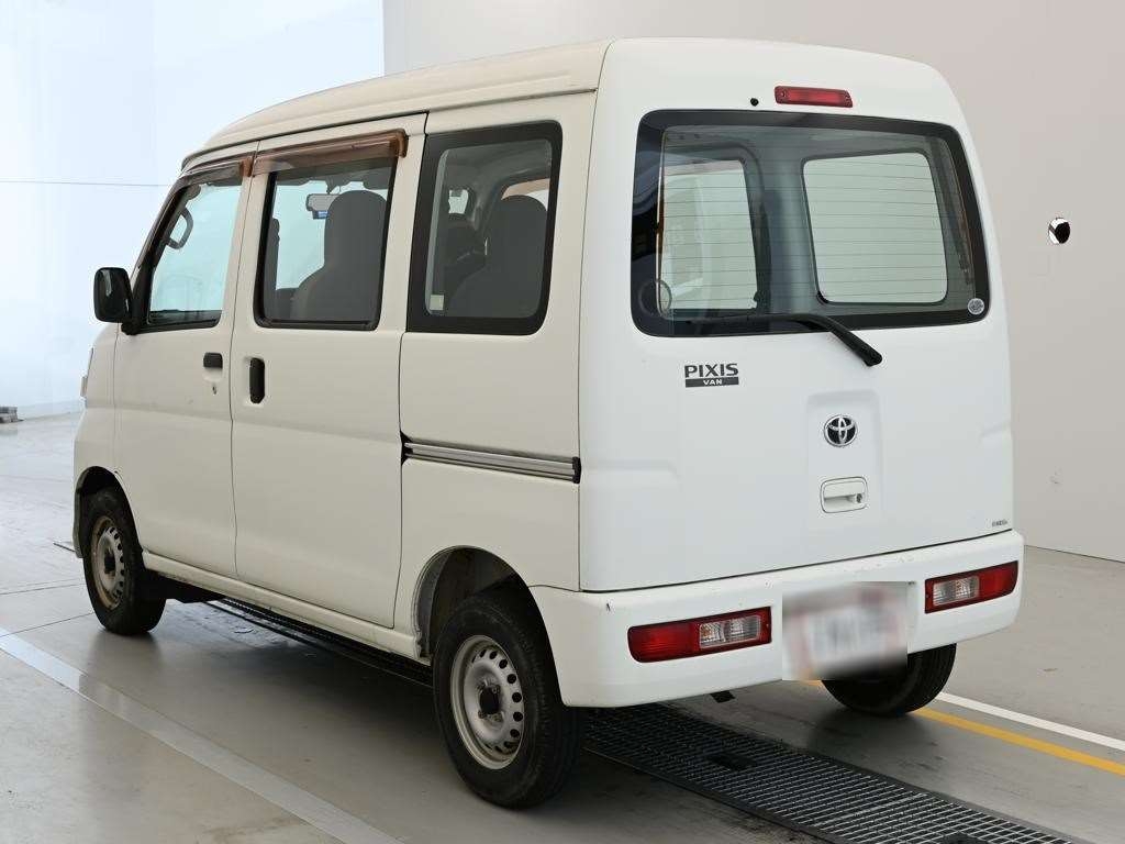 TOYOTA PIXIS VAN