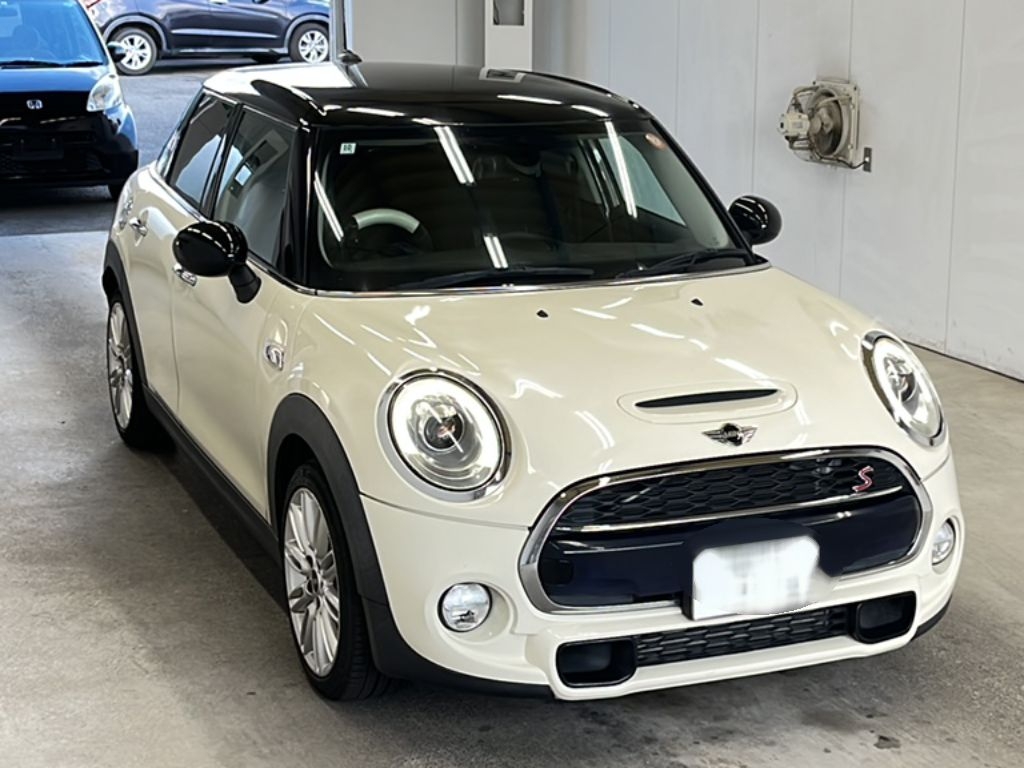 MINI HATCH