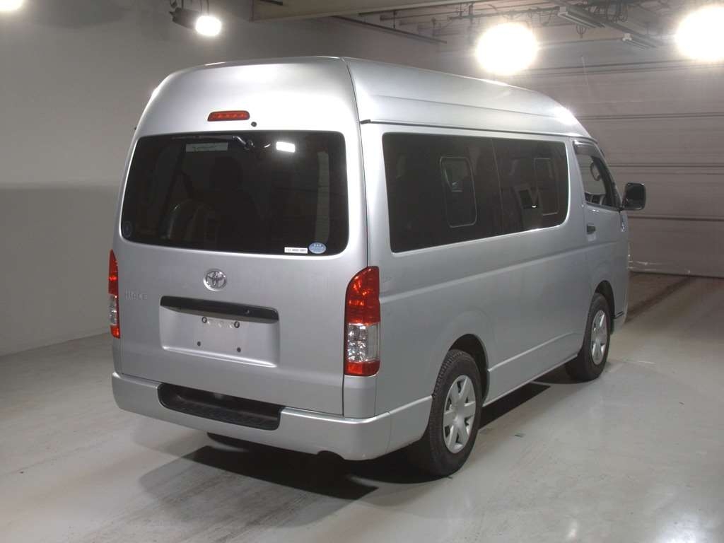 TOYOTA REGIUS ACE