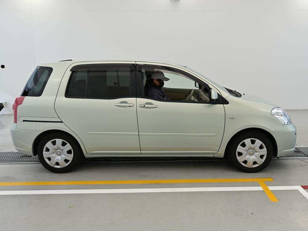 TOYOTA RAUM