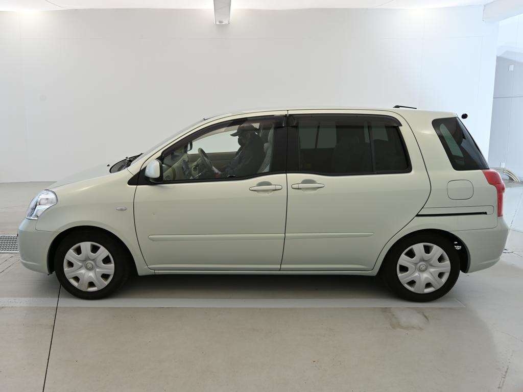 TOYOTA RAUM