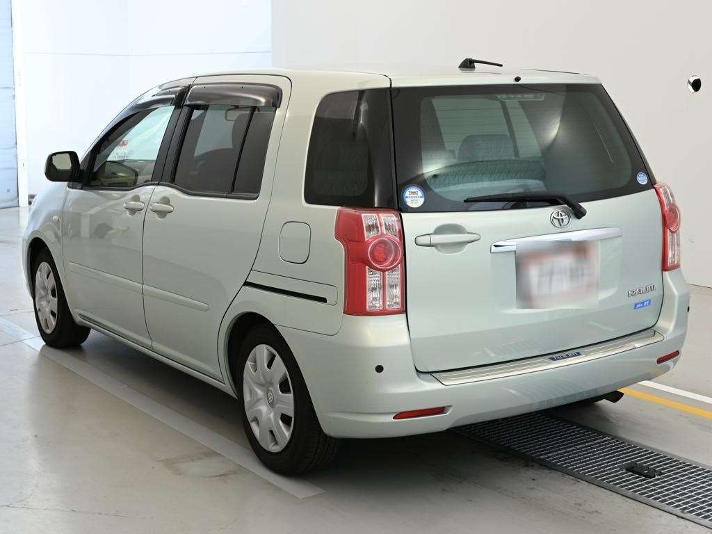 TOYOTA RAUM