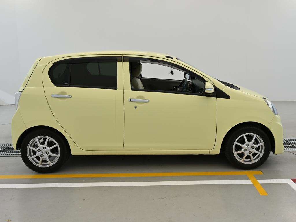 TOYOTA PIXIS EPOCH