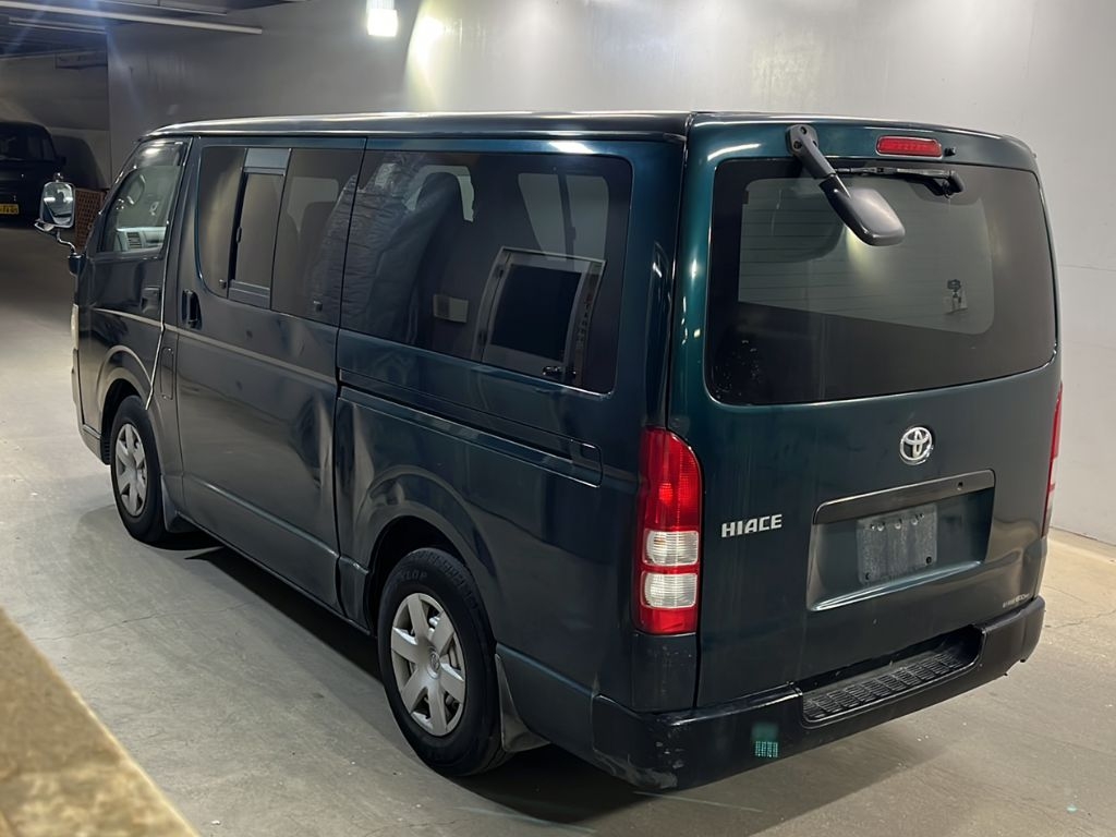TOYOTA REGIUS ACE