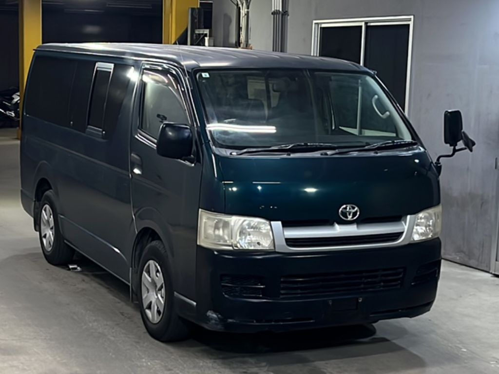 TOYOTA REGIUS ACE