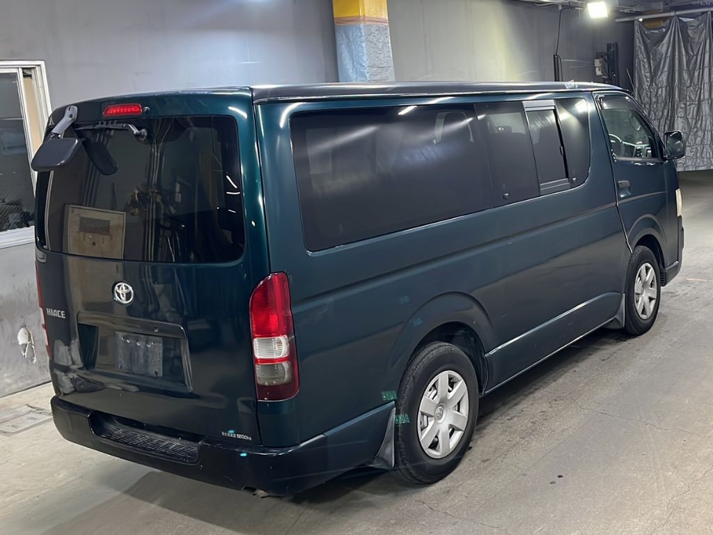 TOYOTA REGIUS ACE