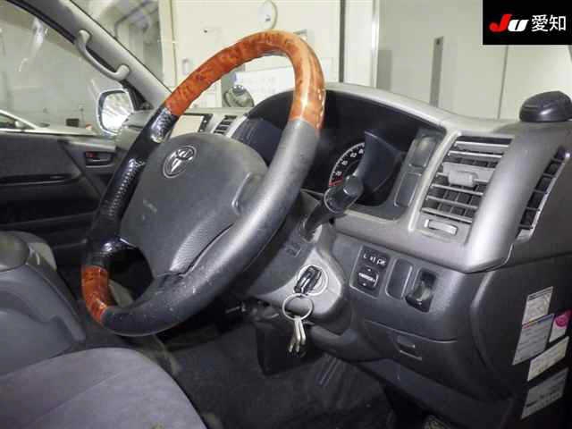 TOYOTA REGIUS ACE