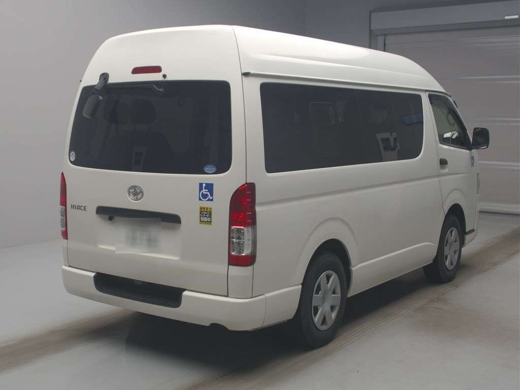 TOYOTA REGIUS ACE