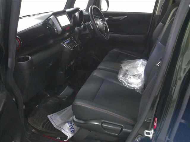 HONDA N-BOX+