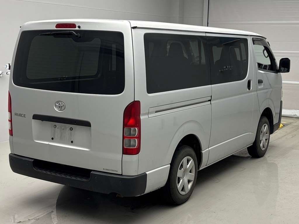 TOYOTA REGIUS ACE