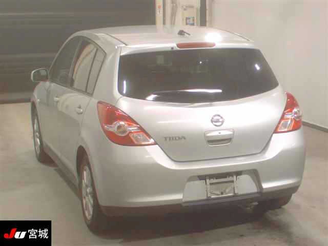 NISSAN TIIDA