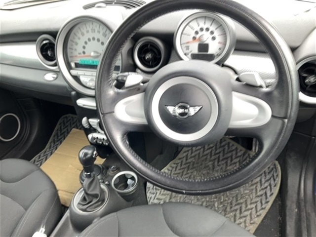MINI HATCH
