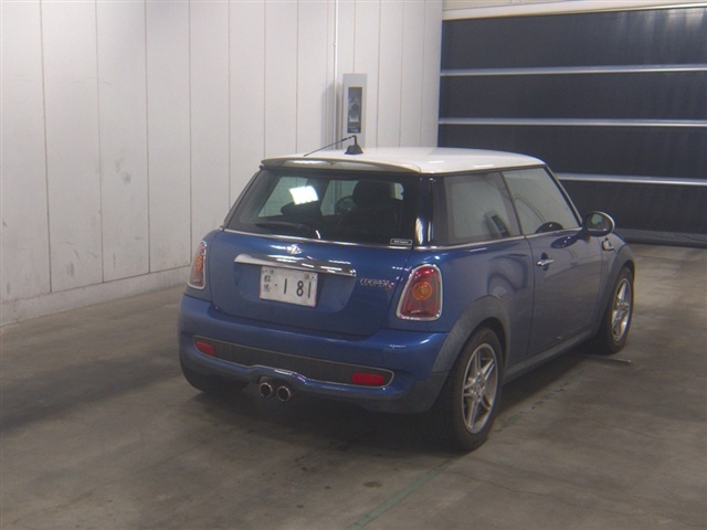 MINI HATCH