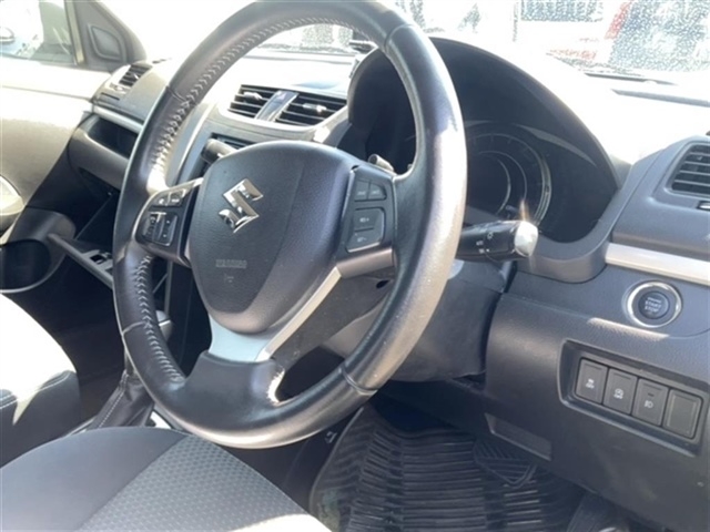 SUZUKI SWIFT