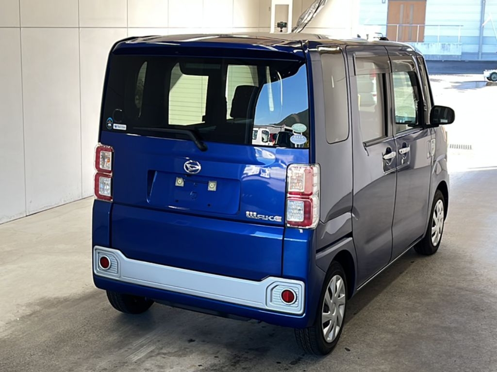 DAIHATSU WAKE
