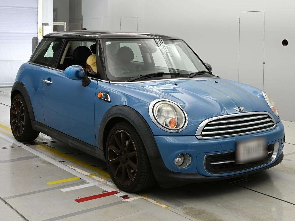 MINI HATCH