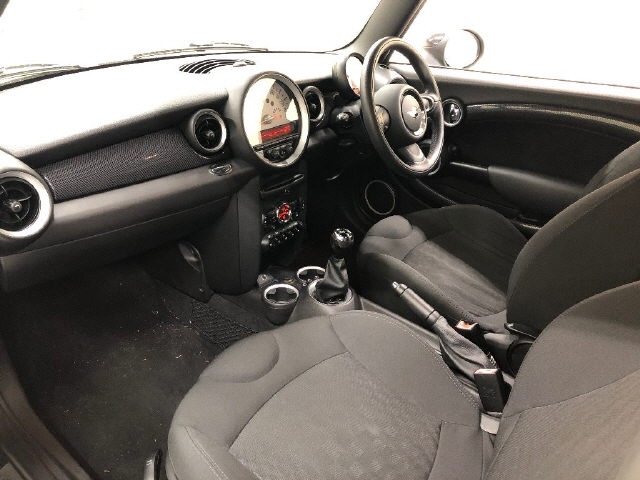 MINI HATCH