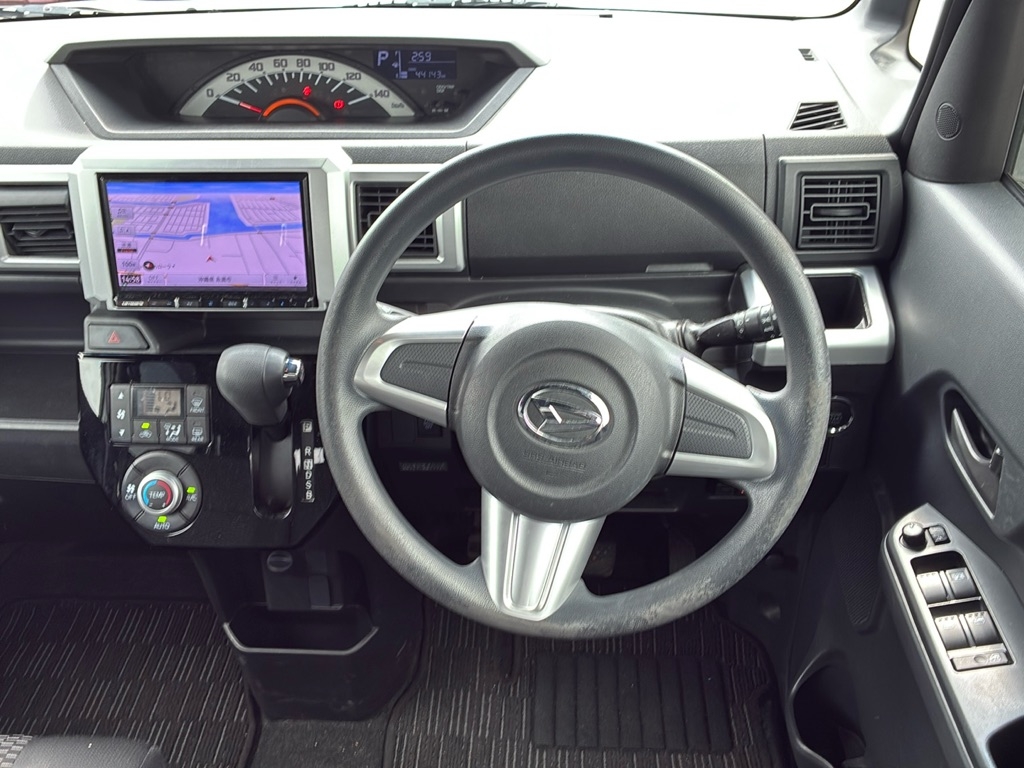 DAIHATSU WAKE