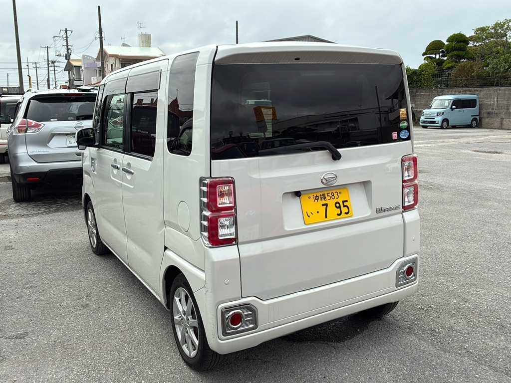DAIHATSU WAKE