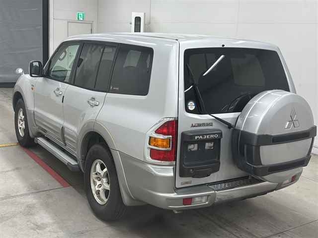 MITSUBISHI PAJERO