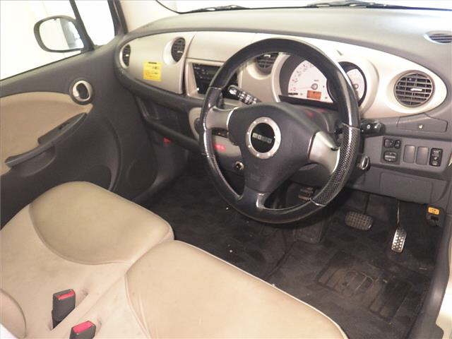 DAIHATSU MOVE LATTE