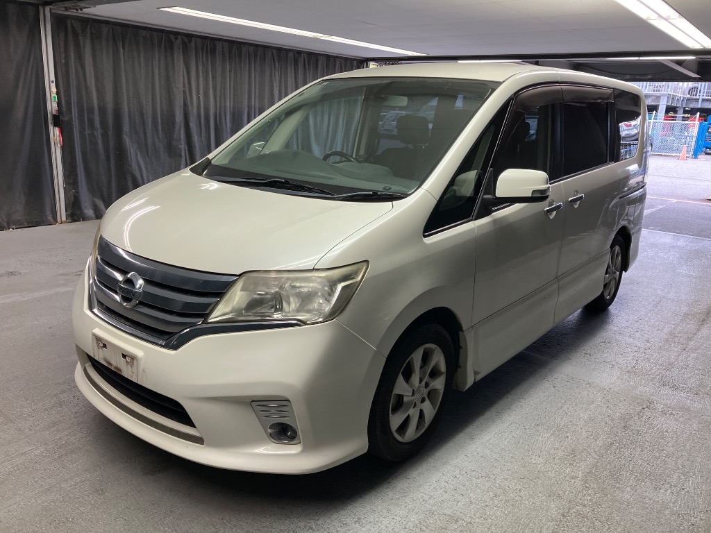 NISSAN SERENA