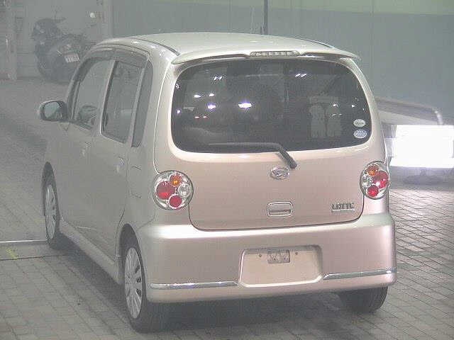 DAIHATSU MOVE LATTE
