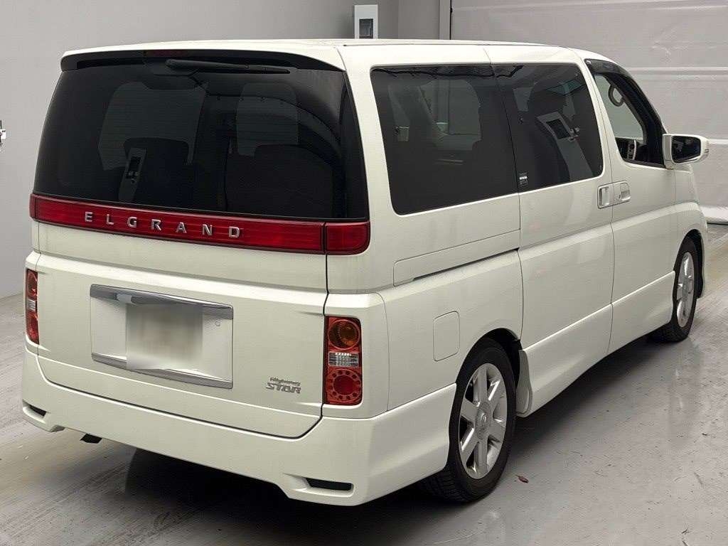 NISSAN ELGRAND