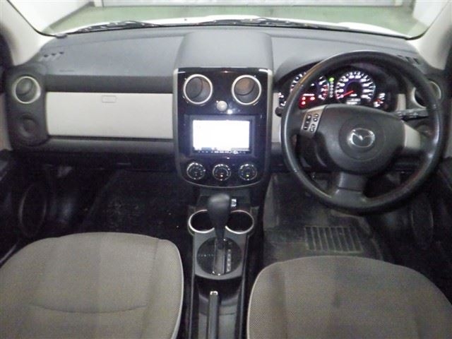MAZDA VERISA