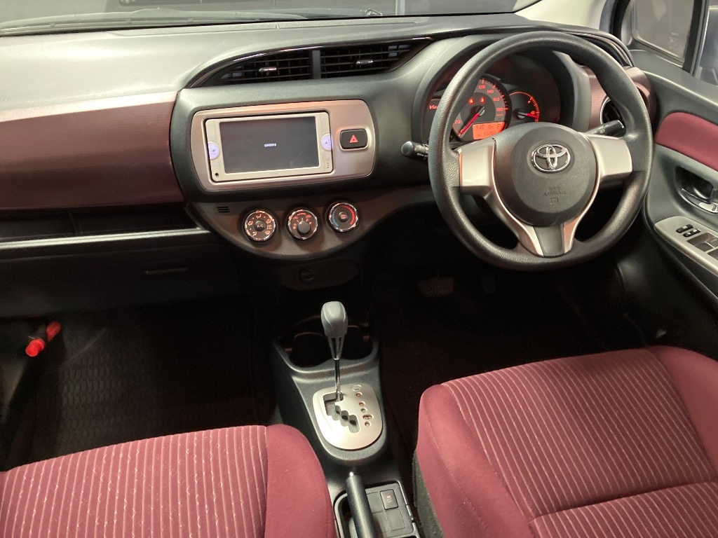 TOYOTA VITZ
