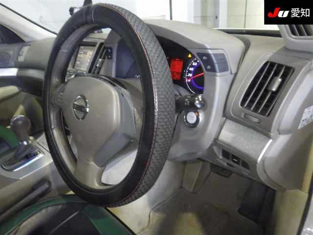 NISSAN SKYLINE