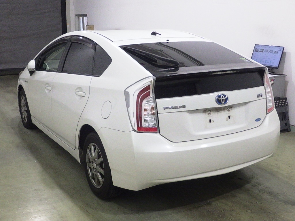 TOYOTA PRIUS