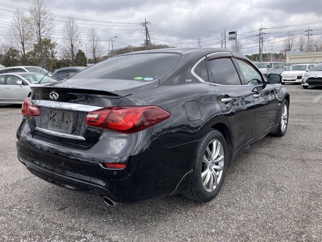 NISSAN FUGA