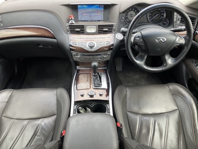 NISSAN FUGA
