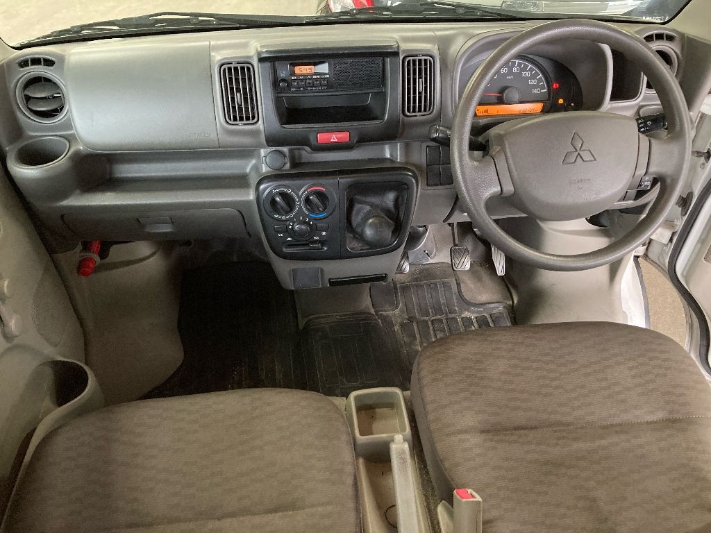 MITSUBISHI MINICAB
