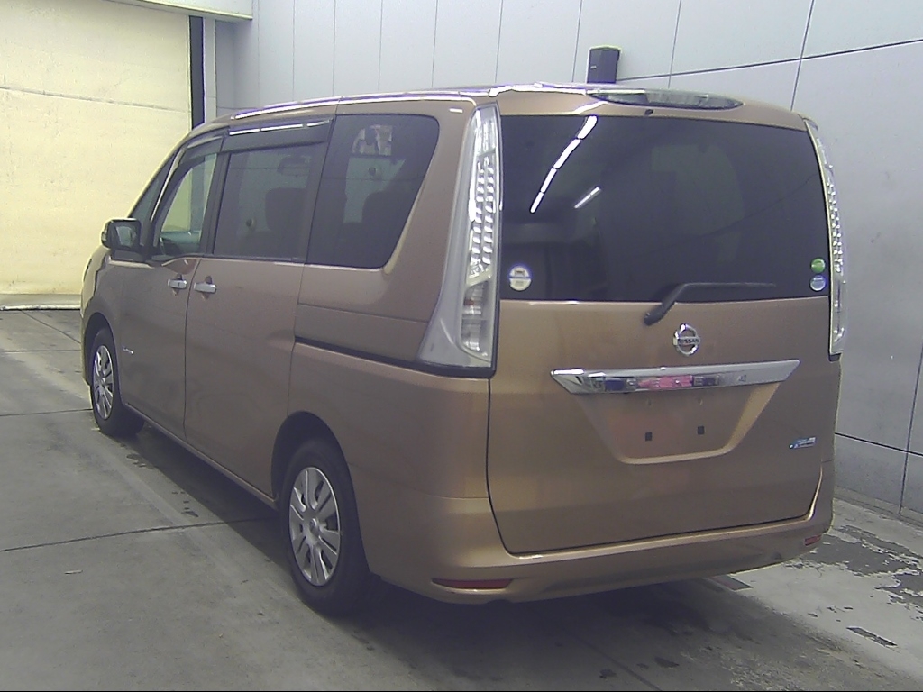 NISSAN SERENA