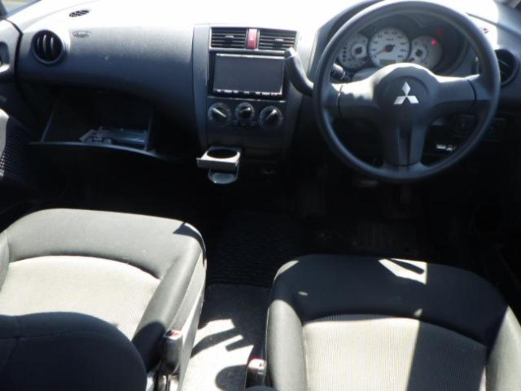 MITSUBISHI COLT