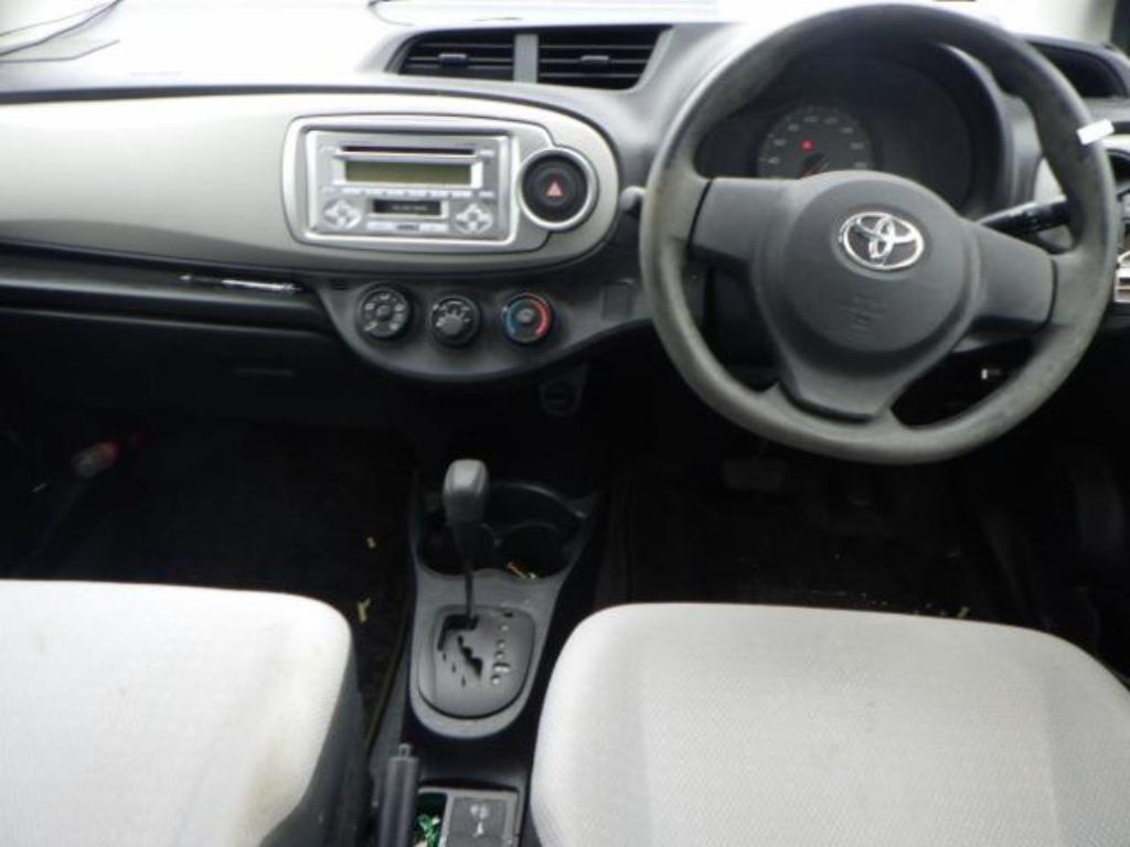 TOYOTA VITZ
