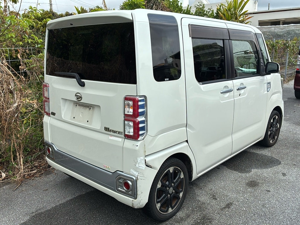 DAIHATSU WAKE