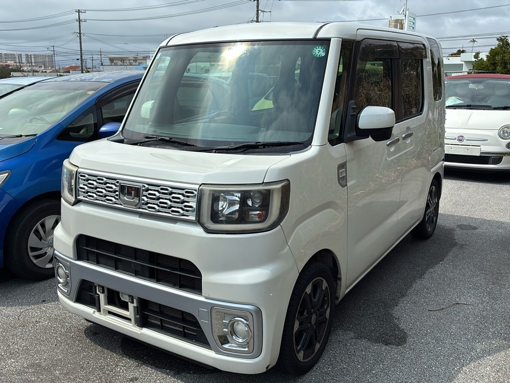 DAIHATSU WAKE